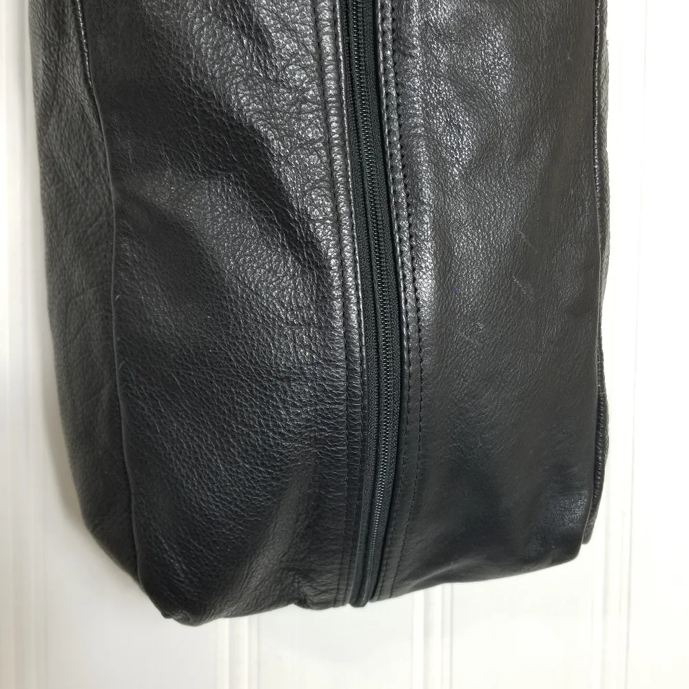 Riverhill Black Leather Pouch Bag Faux Fur Lined Single Handle Logo Zip